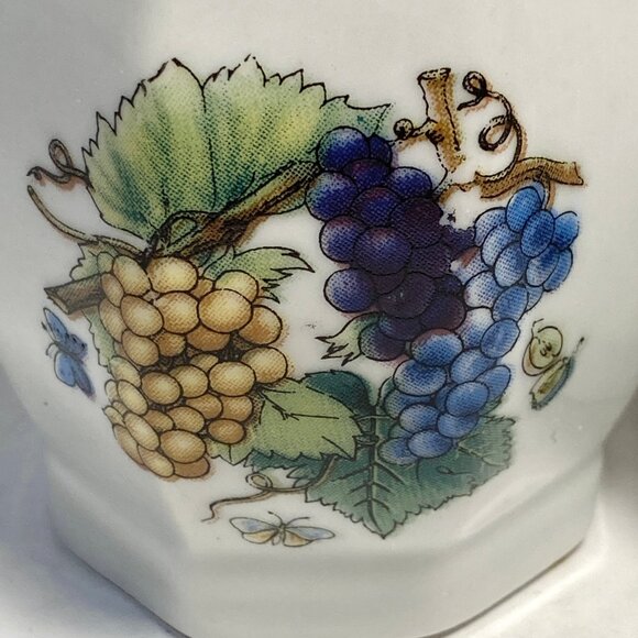 Vintage Grape Vine Grapes Salt & Pepper Shakers Ceramic Mid Century Butterflies - Picture 13 of 15